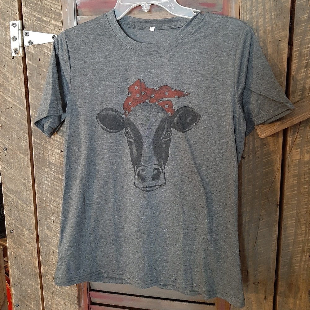 Cow head t shirt with bandana